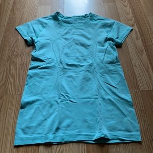 Lululemon Swiftly Tech in Aqua